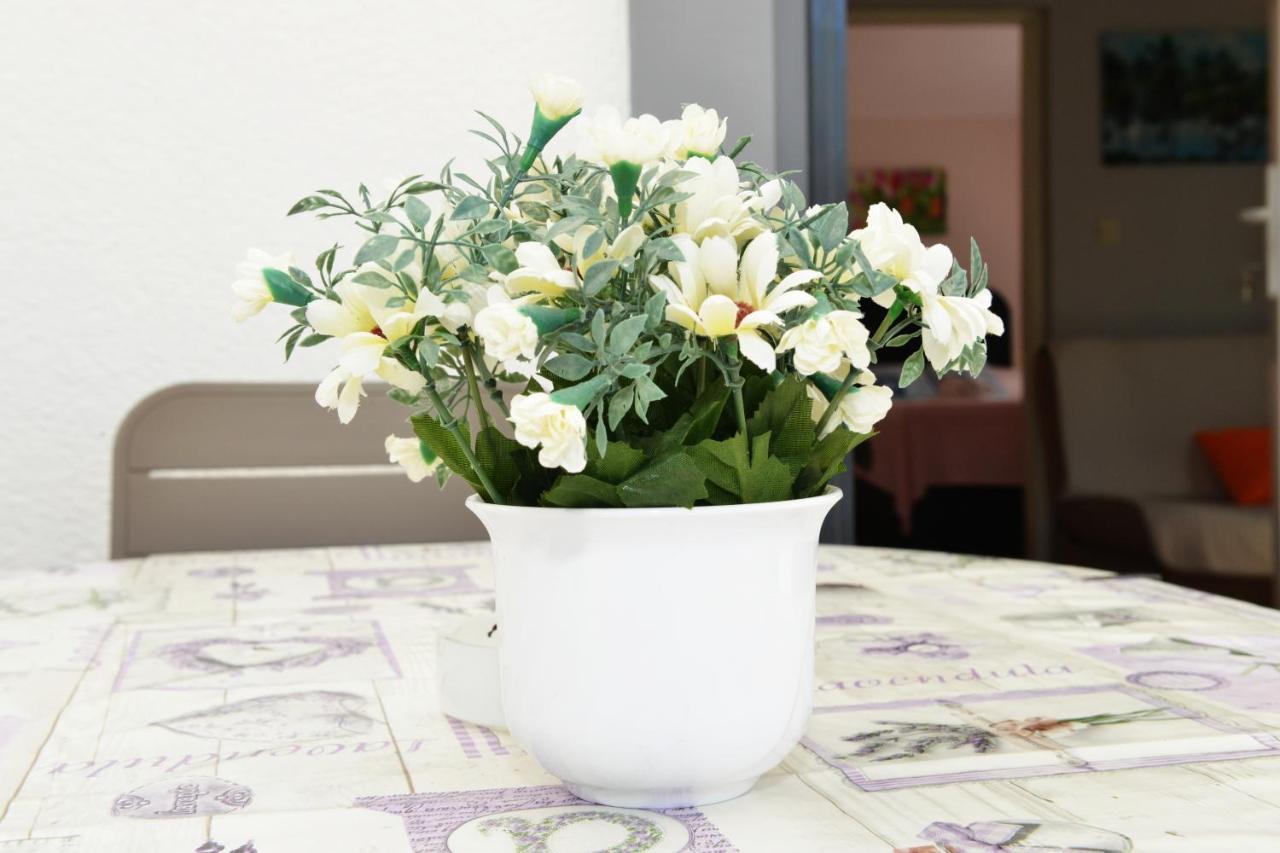 Apartment Lavender Vir Zewnętrze zdjęcie